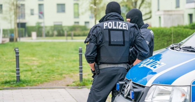 Almanya'da 272 polis hakkında 'aşırı sağcı polis' soruşturması