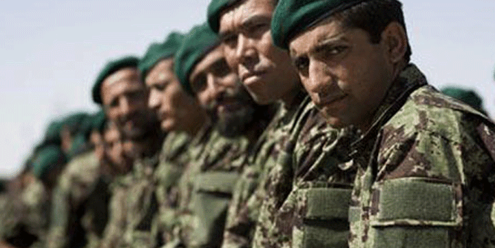 300'den fazla Afgan askeri Tacikistan'a sığındı