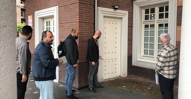 Amsterdam'da camiye saldırı