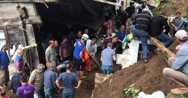 Aşırı yağışın hayatı felç ettiği Rize'de ölü sayısı 6'ya çıktı