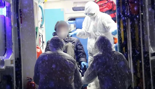 Karantinadan kaçtı polis yakaladı