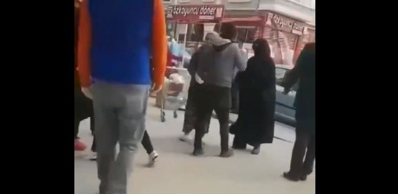 Virüsün sebebi sizsiniz diyerek saldırdı