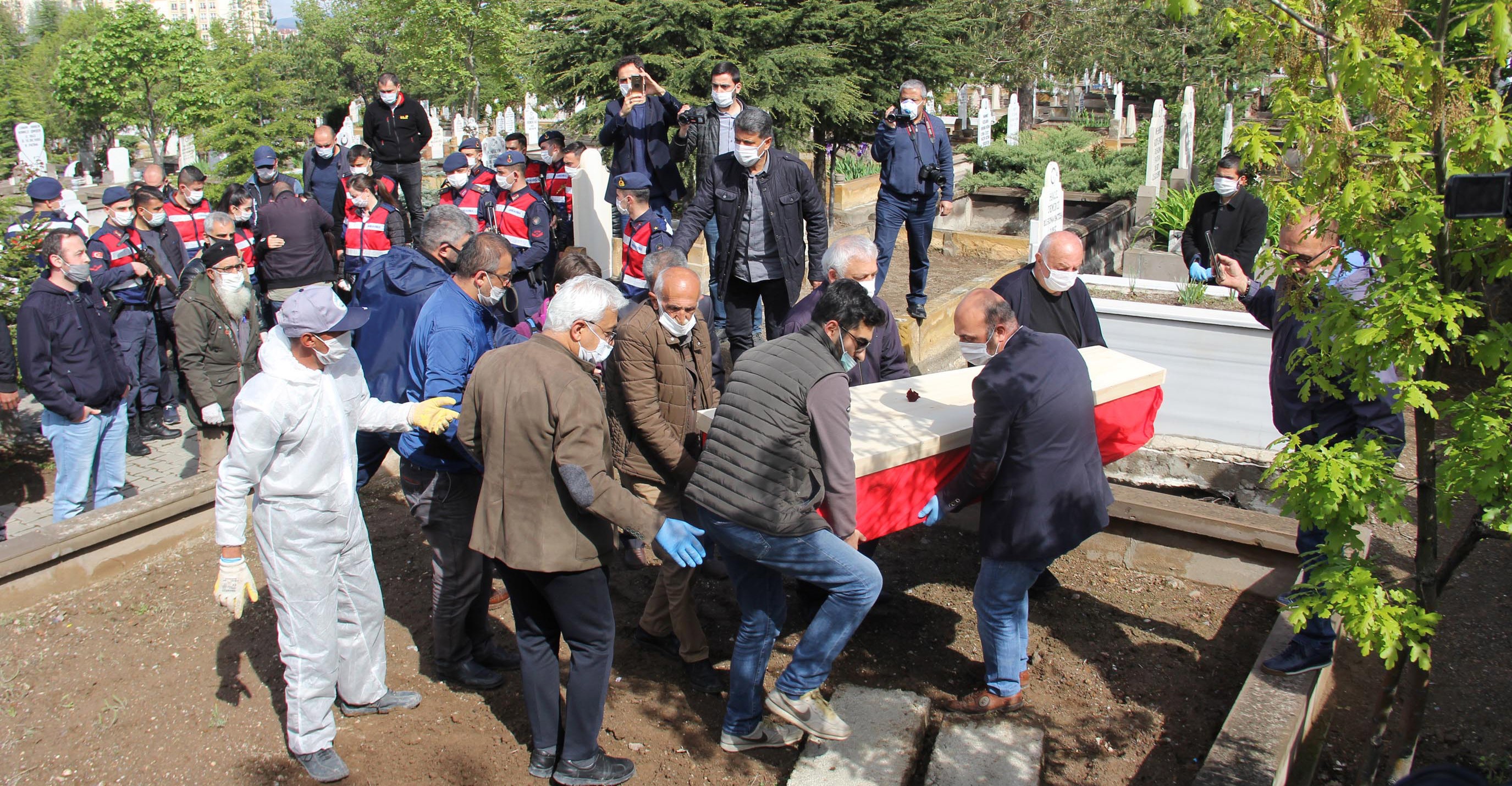 İbrahim Gökçek cenaze namazı kılınıp defnedildi