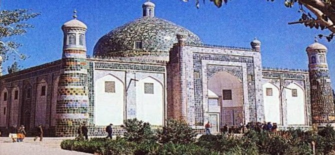 İbadete kapatılan meşhur cami, Çinli turistlere açıldı