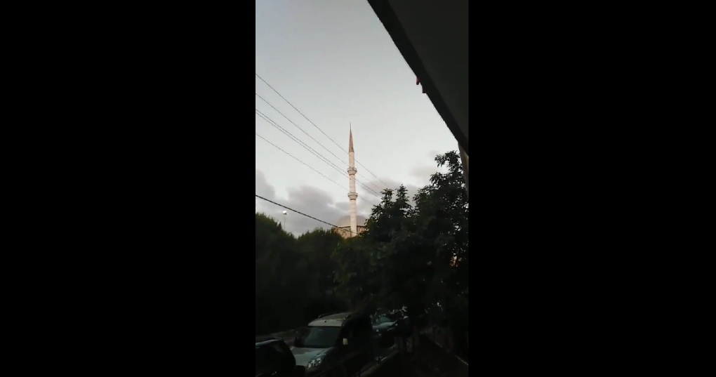 İzmir'de bugünde minarelerden Selda Bağcan dinletildi (Video Haber)