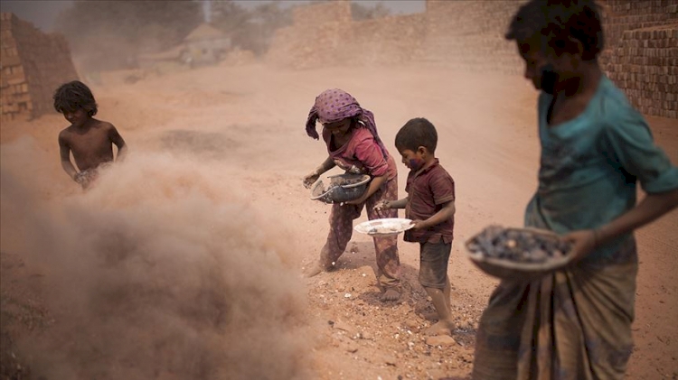 Afrika'da her 5 çocuktan biri işçi