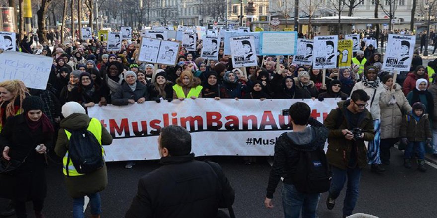 Avusturya’da Yeni Hükümet Müslümanların Hayatını Daha da Zorlaştıracak