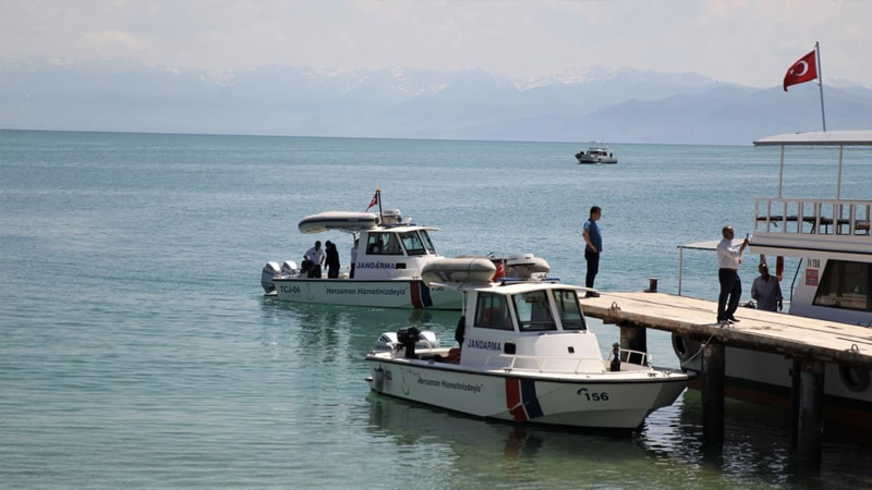 Van Valiliği: Van Gölü'nde 5 kişinin cesedine ulaşıldı