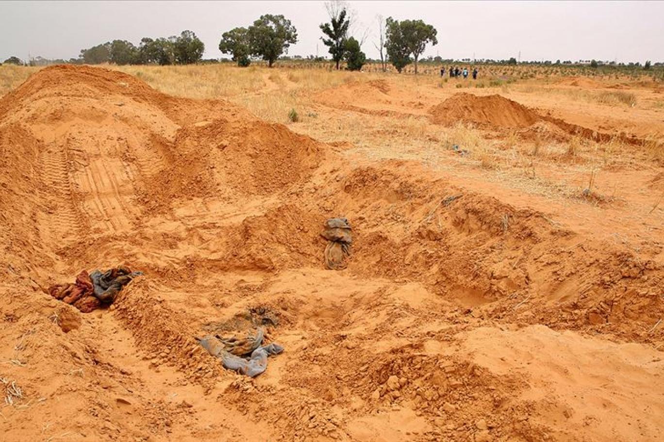 Libya'da toplu mezarlardan 208 ceset çıkarıldı