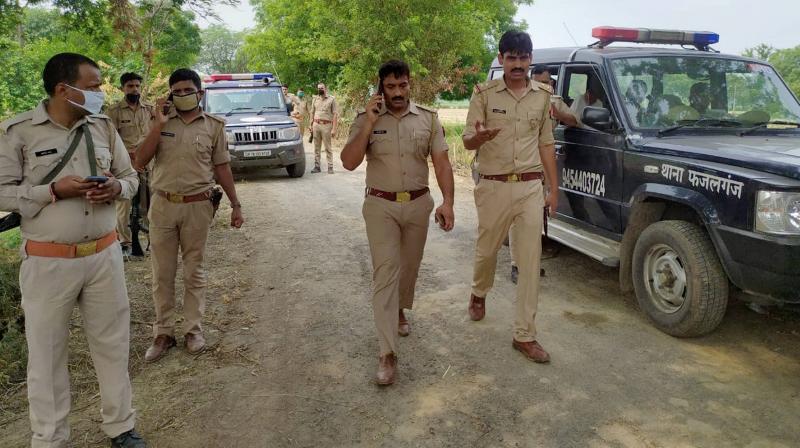 Hindistan'da pusu kuran çete 8 polisi öldürdü