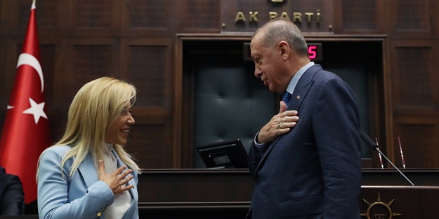 İYİ Parti'den Ak Parti'ye geçen kadın vekile 20 bin küfür