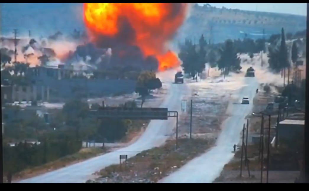 İdlib'te Rus devriye aracına bombalı saldırı (Video Haber)