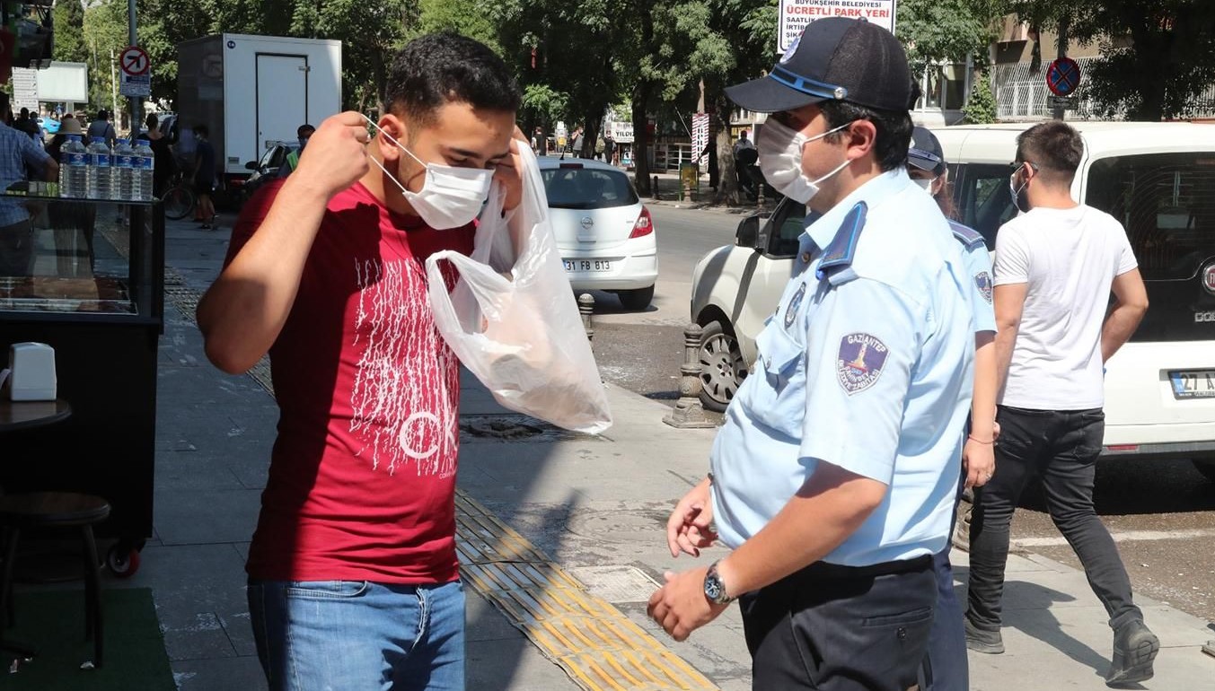 Gaziantep'te maske ve mesafe ihlalinden 2768 kişiye ceza