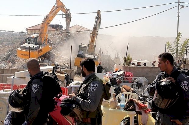 Filistinlilerin evlerini yıkması ilhak planının fiilen uygulanmasıdır