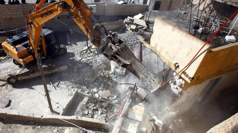 İsrail Filistinlere ait evlerini yıkmaya devam ediyor