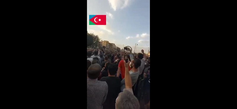 İran'da sokağa dökülen Türklere Polis gerçek mermiyle müdahale etti (Video Haber)