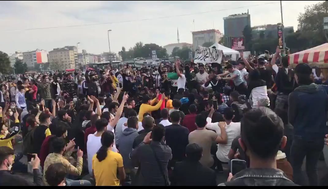 Suriyelilerin Macron protestosu Sol - Kemalist medyayı rahatsız etti