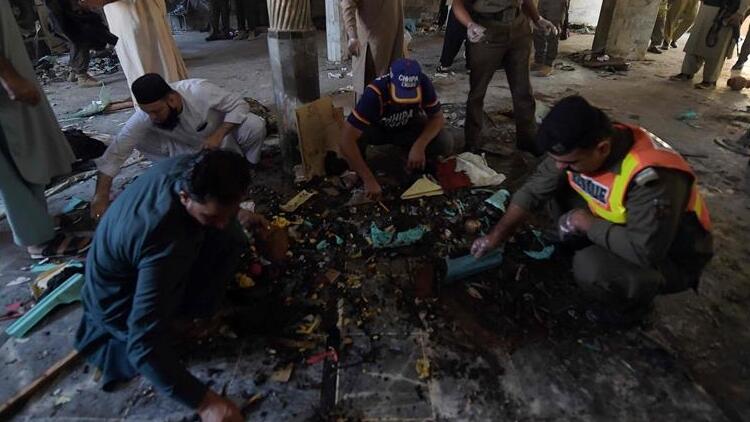 Pakistan'da terör medreseyi hedef aldı: 7 ölü