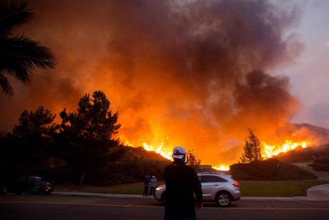 California'da yangın kontrol edilemiyor: 100 binden fazla kişi tahliye ediliyor