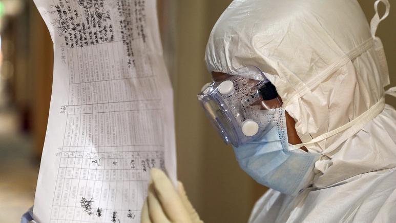 Çin'de koronavirüsü duyurmaya çalışan doktor hayatını kaybetti