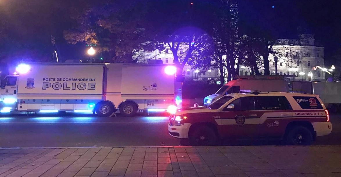 Kanada'da Haçlı kıyafeti giyen bıçaklı saldırgan 2 kişiyi öldürdü