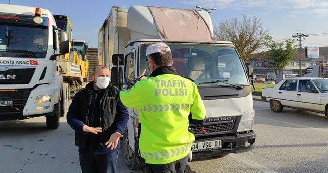 Düzce'de Türk bayraklı kamyon sürücüsüne 'solma' cezası