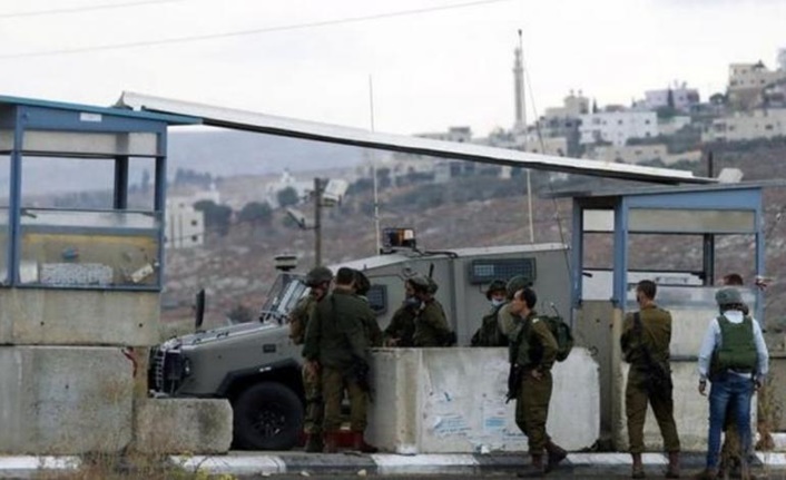 İsrail askerlerinden yeni vahşet: Ambulanstaki yaralıyı gözaltına almaya çalıştılar