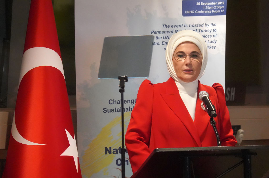 Emine Erdoğan: Katiller, mafya babaları, zorbalar rol model gibi lanse edilmesin