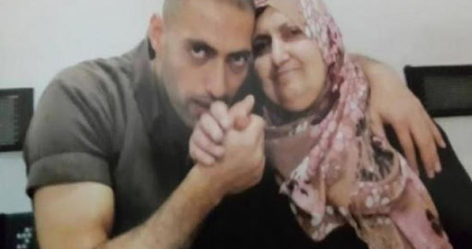 İsrail, Filistinli esiri tek kişilik hücrede tutmaya devam ediyor