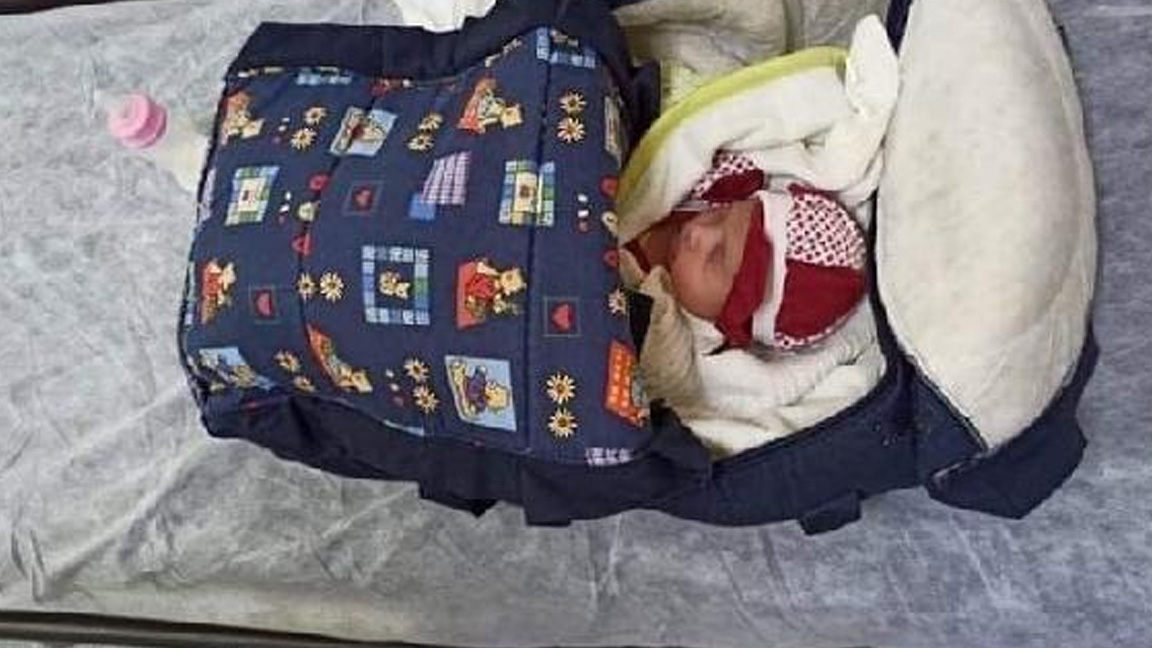 Osmaniye'de 1 aylık bebek apartman girişinde bulundu