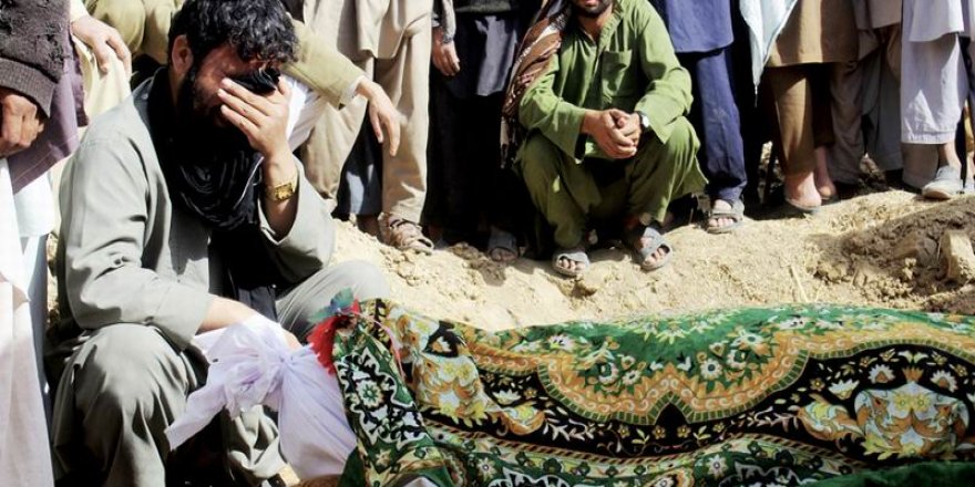 ABD, Afganistan'da yine sivilleri vurdu: En az 15 ölü