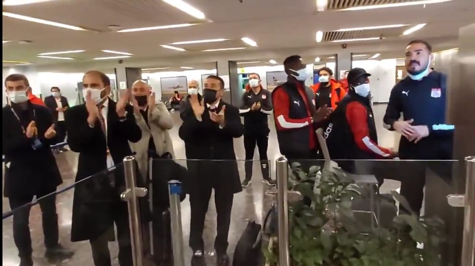 Sivasspor'a İsrail işkencesi: Ben Gurion Havalimanı'nda mahsur kaldılar (Video Haber)