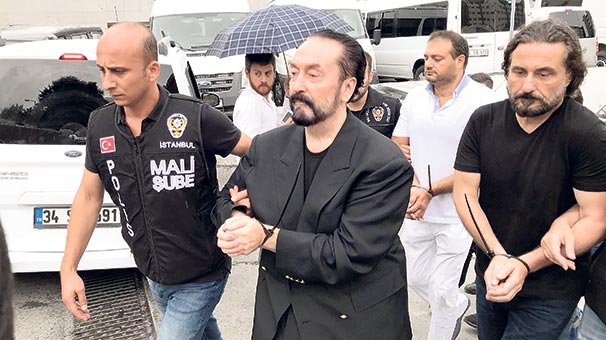 Adnan Oktar: 1000'e yakın kız arkadaşım var, milyonlarca kızı İslam'a kazandırdım