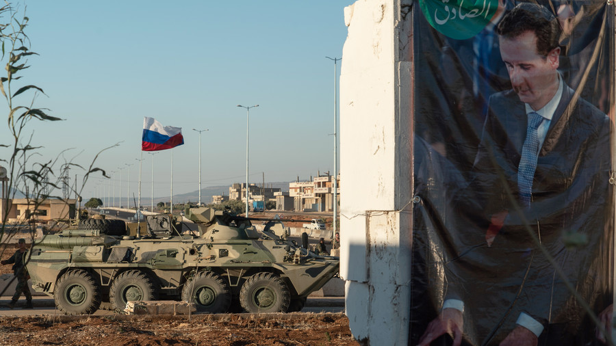 İdlib kırsalında Rus askeri aracı füze ile vuruldu, 3 Rus askeri yaralandı