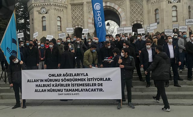 Beyazıt Meydanında Kabe protestosu