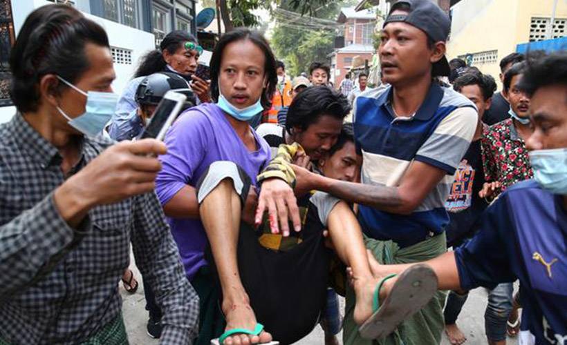 Myanmar'da güvenlik güçleri protestoculara ateş açtı: 3 ölü