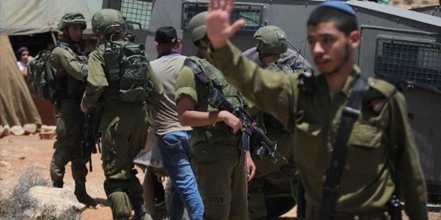 İsrail Batı Şeria’da 20 Filistinliyi gözaltına aldı