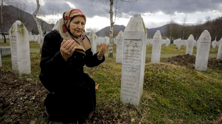 Mezarlar, anneleri Srebrenitsa'da tutuyor