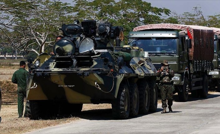 Myanmar'da budistlerden darbecilere çağrı