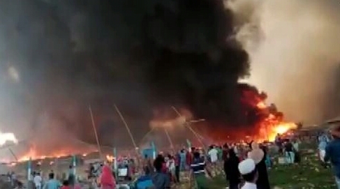 Arakanlı Müslümanların kaldığı mülteci kampında yangın! Ölü ve yaralılar var