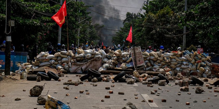 Myanmar'daki darbe karşıtı protestolarda 8 kişi daha yaşamını yitirdi