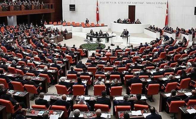 Gri pasaport için verilen önerge AK Parti ve MHP oylarıyla reddedildi