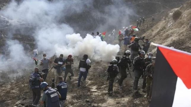 İsrail polisi, Doğu Kudüs'te Filistinli göstericilere saldırdı