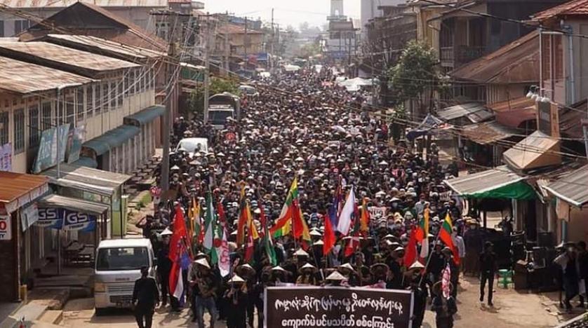 Myanmar’da gösterilerde polis 5 kişiyi öldürdü