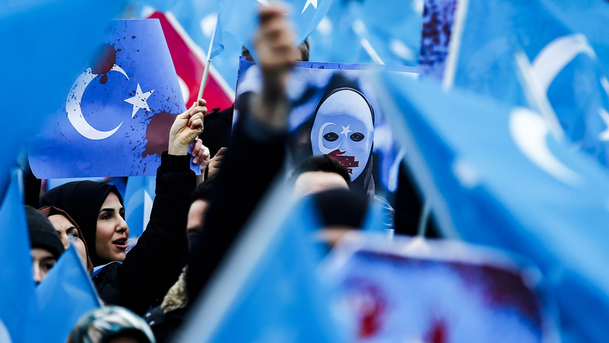 Çocuklar Uygurlara zulmeden Çin'i hayal etmesin!