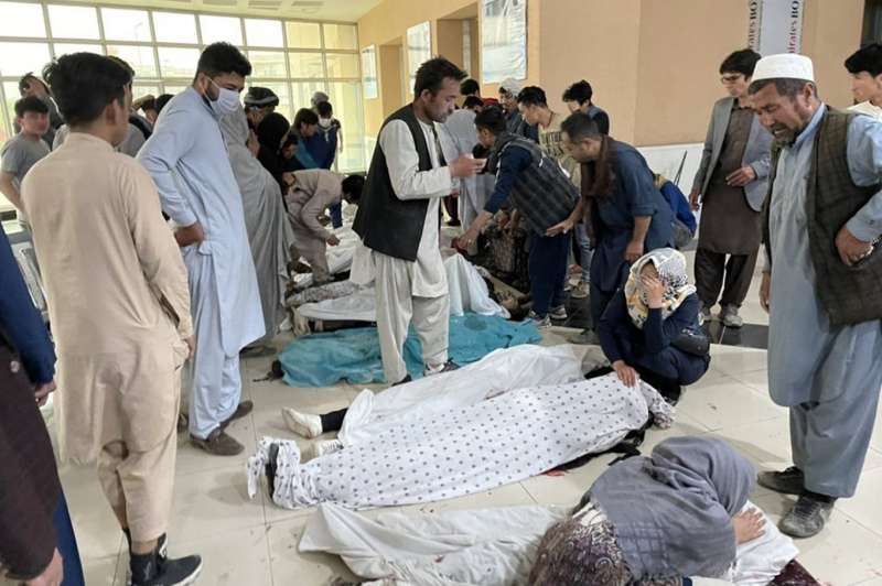 Afganistan'ın başkenti Kabil'de okul önünde bombalı saldırıda ölü sayısı 50 kişiyi aştı