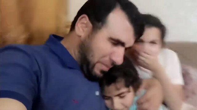 Gazze'de kızlarını bombalardan teskin eden baba bombardımanda hayatını kaybetti​