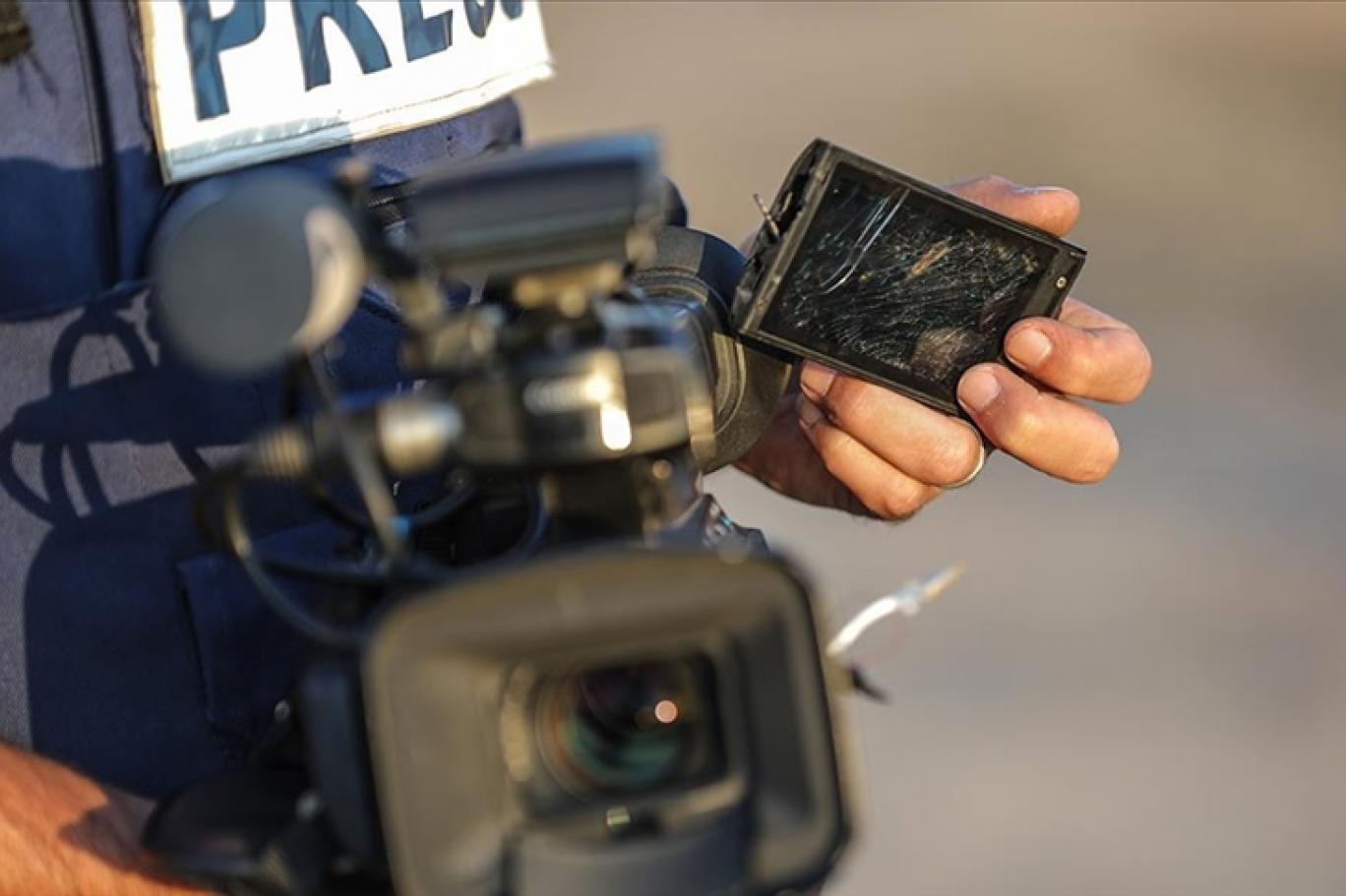 İsrail'in saldırıları sırasında gazetecilere yönelik 99 ihlal yaşandı
