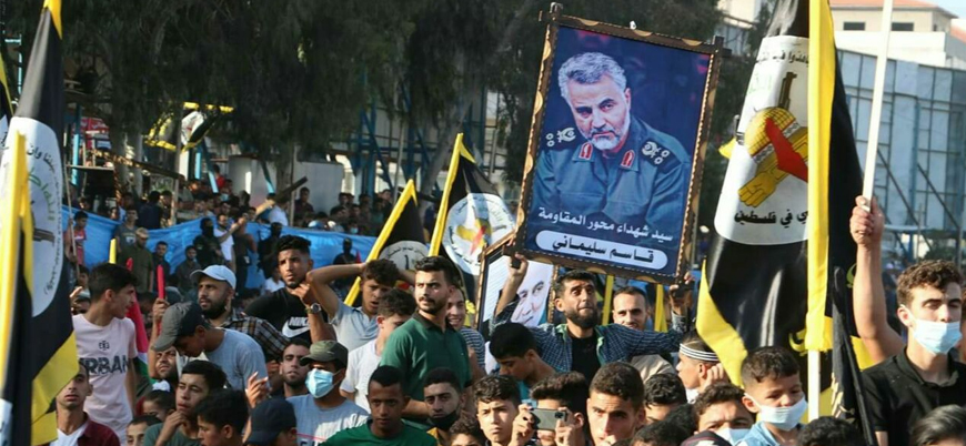 Gazze'deki zafer kutlamalarında Kasım Süleymani posterleri açıldı