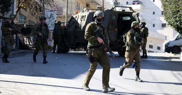İsrail askerleri gerçek mermi kullandı, Filistinli genç başından yaralandı